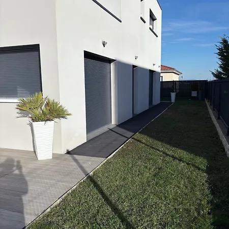 Maison Moderne Vila Aulnat