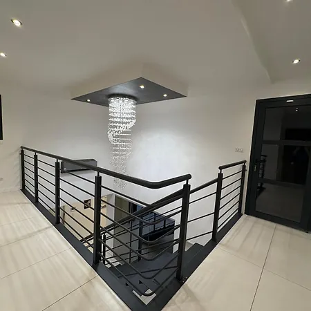 Maison Moderne Vila Aulnat