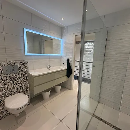 Maison Moderne Вилла